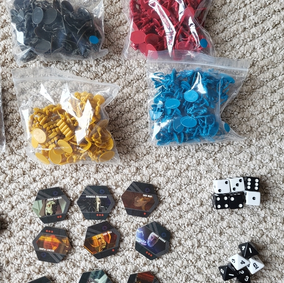 RISK Star Wars Clone Wars Edition Game (Missing only 1 blk troop & 1 tank) - Picture 9 of 11